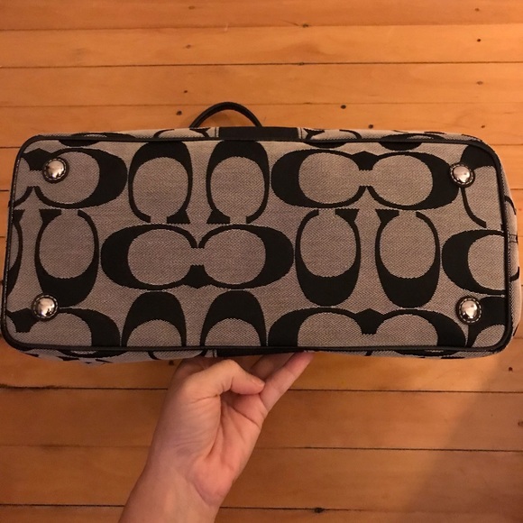 Coach Handbag - Picture 5 of 8